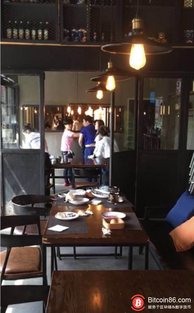 做空气币拿钱跑路?被人围堵周锦增涉打架被警方带走